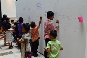 DSC_0554 - Tras Kids on the Wall
